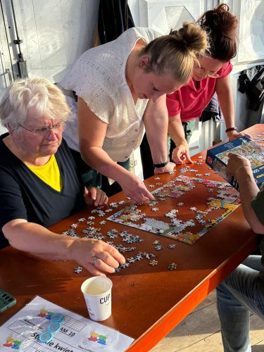 Kermiskantine: Darten, Puzzelen en Borrelen