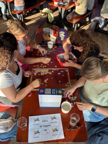 Kermiskantine: Darten, Puzzelen en Borrelen