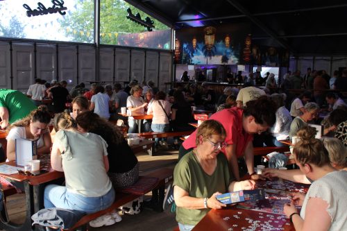 Kermiskantine: Darten, Puzzelen en Borrelen