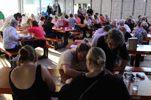 Kermiskantine: Darten, Puzzelen en Borrelen