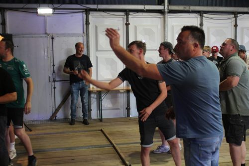 Kermiskantine: Darten, Puzzelen en Borrelen