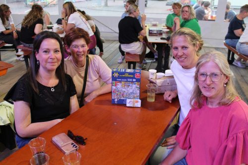 Kermiskantine: Darten, Puzzelen en Borrelen