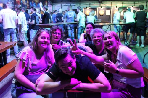 Kermiskantine: Darten, Puzzelen en Borrelen