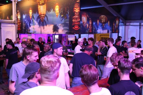 Kermiskantine: Darten, Puzzelen en Borrelen