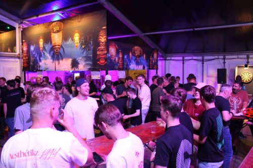 Kermiskantine: Darten, Puzzelen en Borrelen