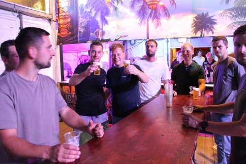 Kermiskantine: Darten, Puzzelen en Borrelen